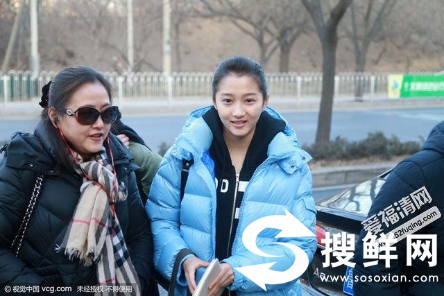 国民女儿关晓彤背景不简单！爷爷是老舍好友，爸爸竟然是他！