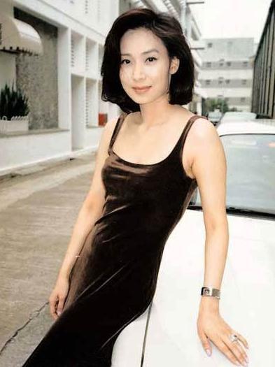 邝美云颜值巅峰（从阁楼女孩到珠宝大亨）(5)
