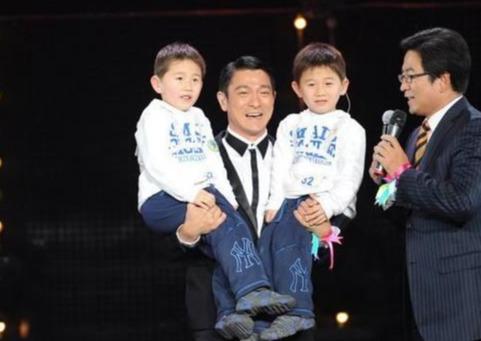 刘德华出道39年首个演唱会完整版（一个时代的巨星）(17)