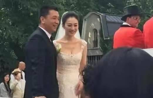 演员李小冉简介（前半生情路坎坷）(12)