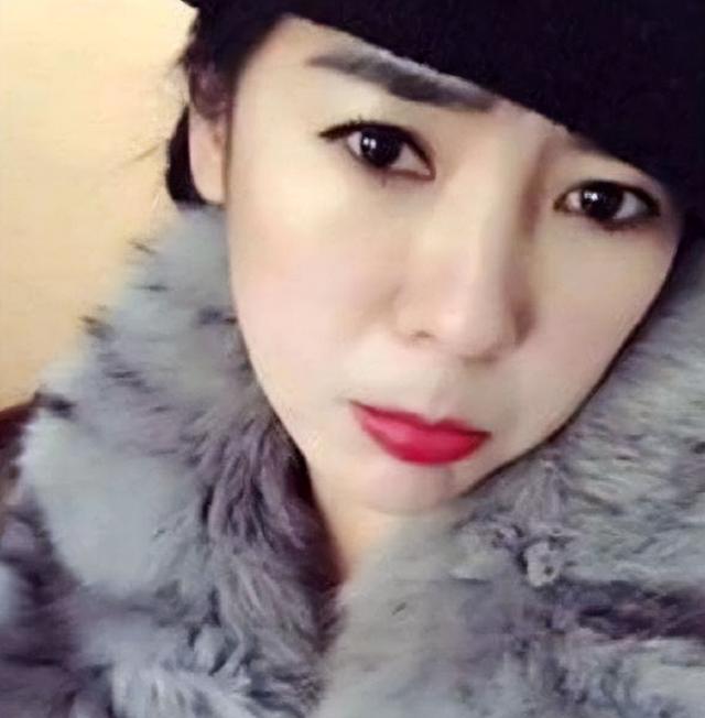 宋小宝成名前后两任妻子（走红后抛弃老婆）(21)