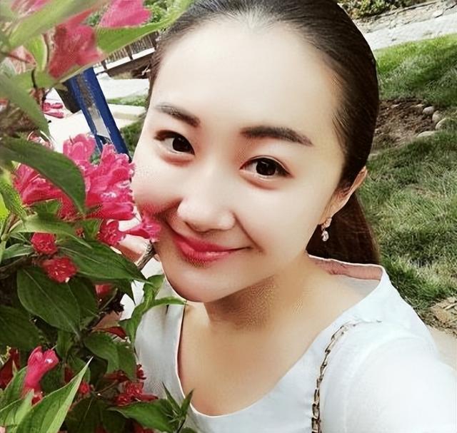 宋小宝成名前后两任妻子（走红后抛弃老婆）(25)