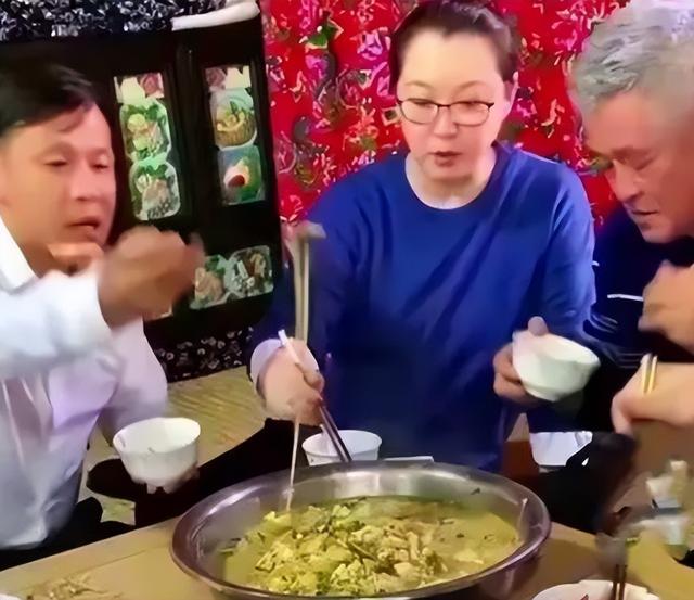 宋小宝成名前后两任妻子（走红后抛弃老婆）(22)