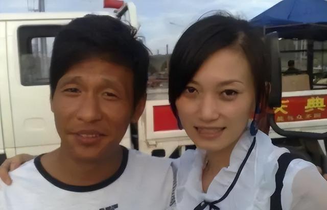 宋小宝成名前后两任妻子（走红后抛弃老婆）(15)