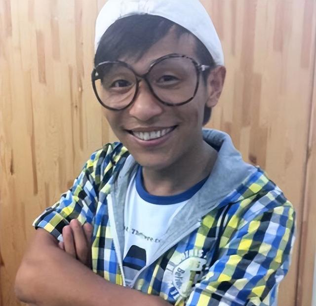 宋小宝成名前后两任妻子（走红后抛弃老婆）(12)