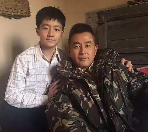 王志飞父子现状（不喜儿子做歌手愤然离场）(40)