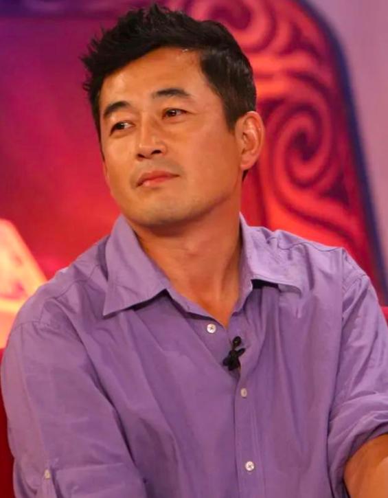 王志飞父子现状（不喜儿子做歌手愤然离场）(10)