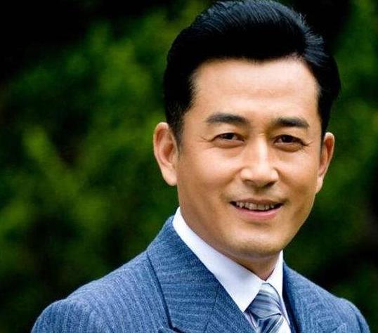 王志飞父子现状（不喜儿子做歌手愤然离场）(2)