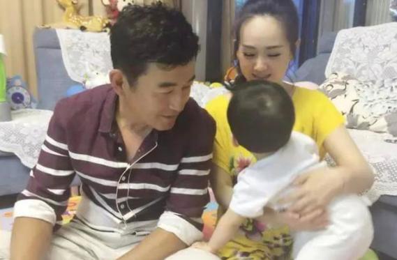 王志飞父子现状（不喜儿子做歌手愤然离场）(25)