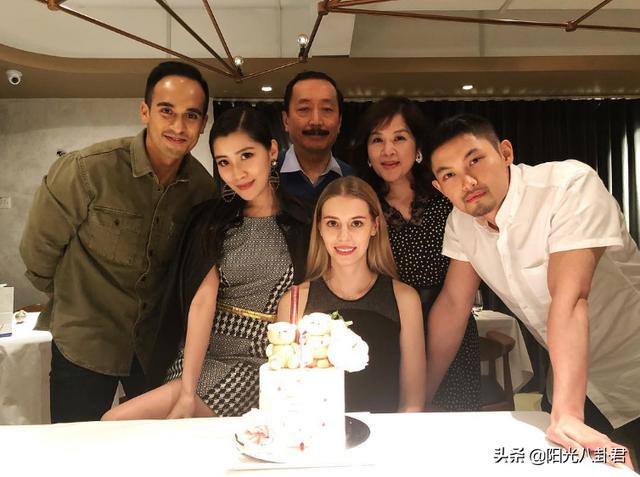 刘德华与他老婆的合照（刘德华小舅子曝光）(8)