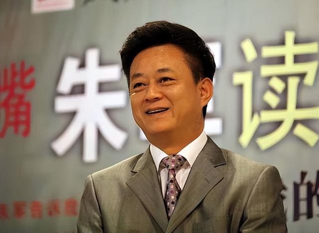 朱军被央视除名真相（从央视主持到突然隐退的朱军）