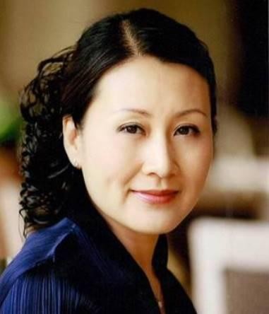王小海的前妻（王小海报复前妻竟找张凯丽成立新组合)