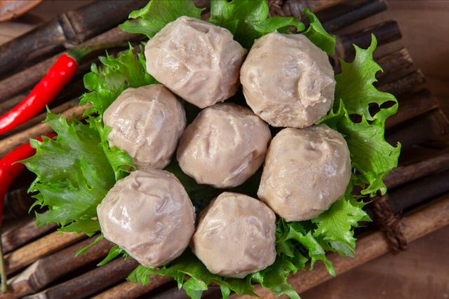 正宗牛肉丸制作配方（自制牛肉丸用料足无添加）(2)