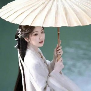 ​中秋晚会名单曝光，杨幂穿中式风格绝美，毛晓彤李沁同样抢镜