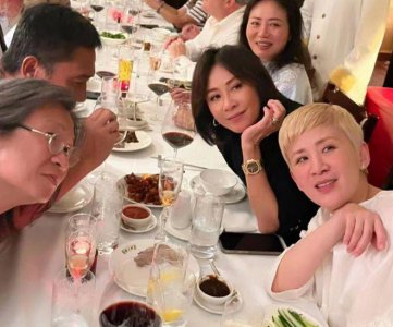 ​刘嘉玲梁朝伟与友人聚餐 , 吴君如金色短发气色好