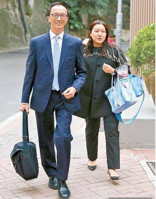 跳水女皇伏明霞近况：70岁丈夫当上董事长，19岁女儿亭亭玉立
