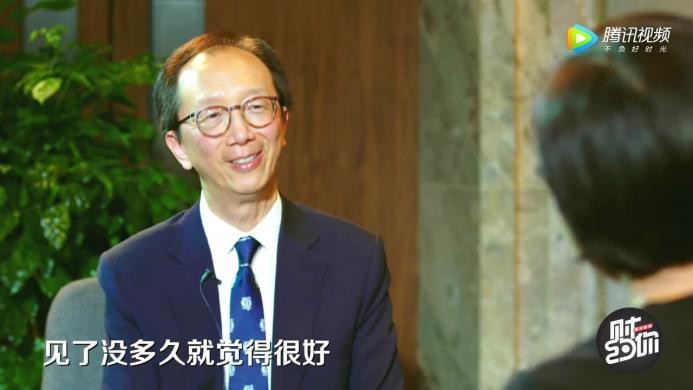 跳水女皇伏明霞近况：70岁丈夫当上董事长，19岁女儿亭亭玉立