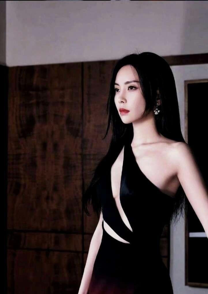 于文文个人资料简介 ——文静中的性感之美