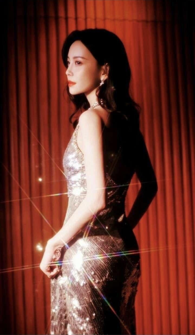 于文文个人资料简介 ——文静中的性感之美