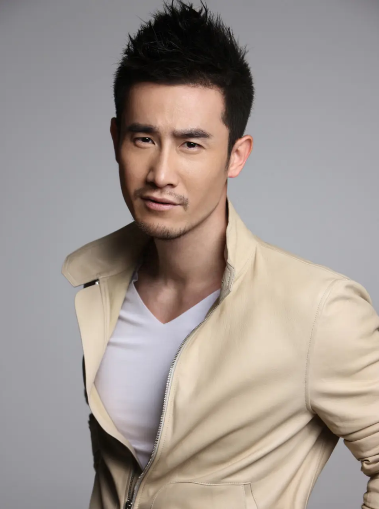 演员奇道个人资料：妻子瞒着父母偷户口本和他结婚，如今一家三口很幸福