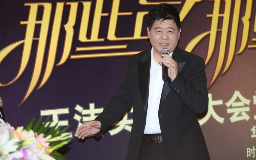 王洁实个人资料（歌唱家王洁实：我这辈子最正确的决定，就是娶了一个运输女工为妻）