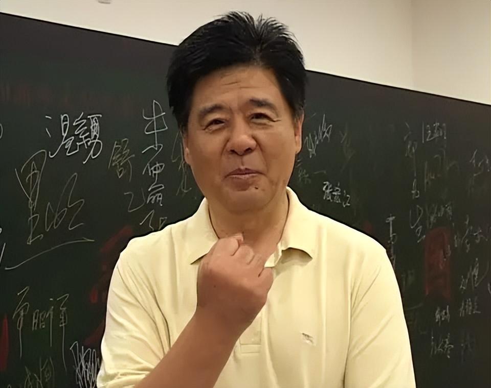 王洁实个人资料（歌唱家王洁实：我这辈子最正确的决定，就是娶了一个运输女工为妻）