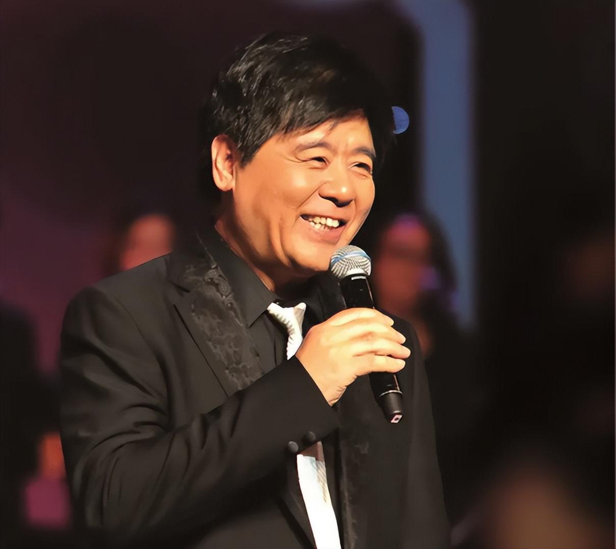 王洁实个人资料（歌唱家王洁实：我这辈子最正确的决定，就是娶了一个运输女工为妻）