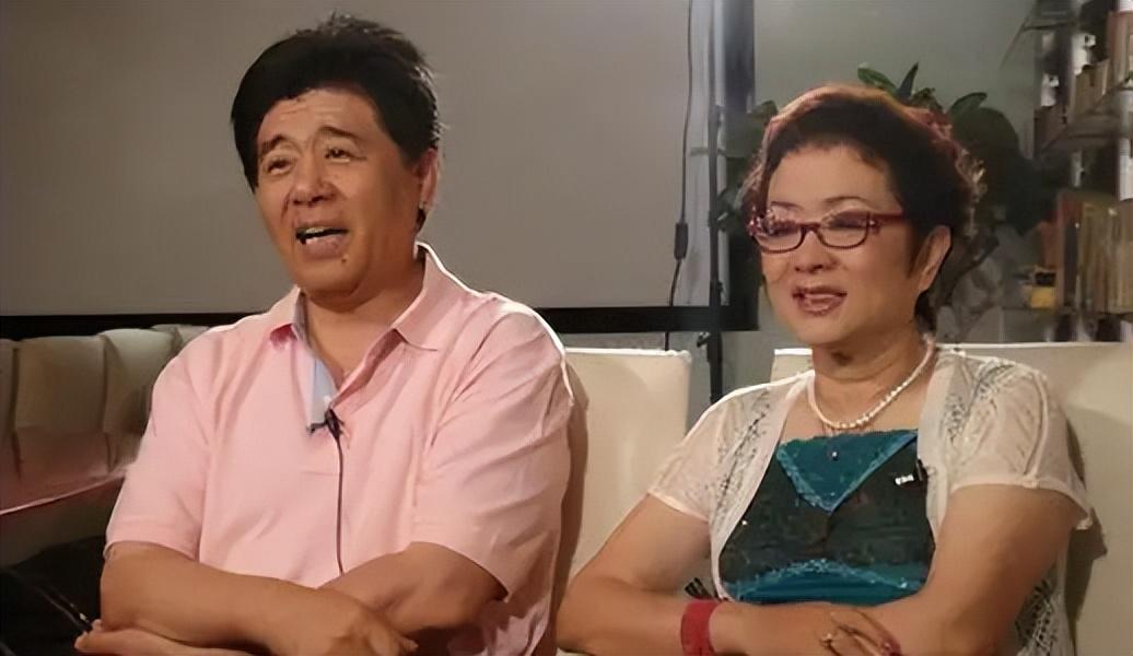王洁实个人资料（歌唱家王洁实：我这辈子最正确的决定，就是娶了一个运输女工为妻）