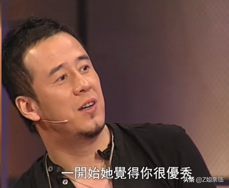 杨坤个人资料经纪人（“好色男”杨坤：一边写歌怀念前女友，一边左拥右抱夜会美女）