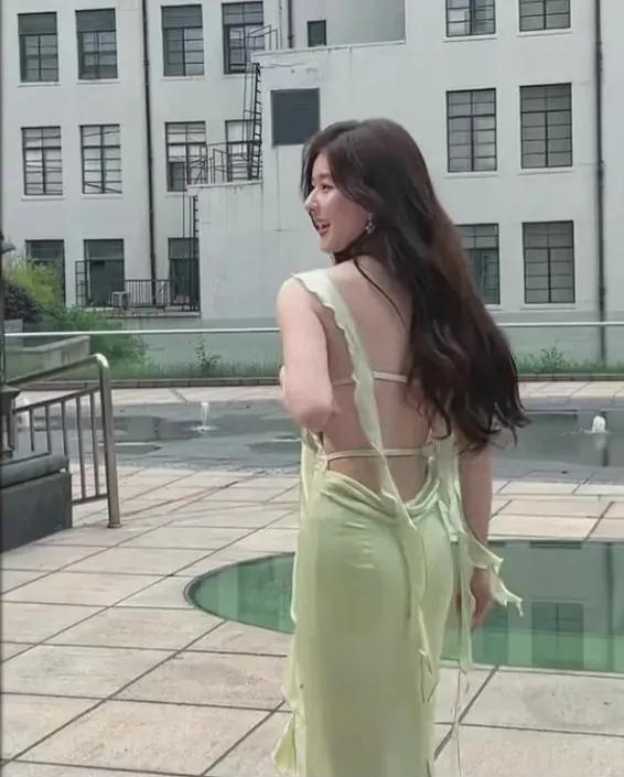 赵露思个人资料，是颜值的天花板，又白又美