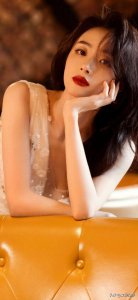 ​内娱女星绰约多姿，她冰清玉洁——胡冰卿个人资料