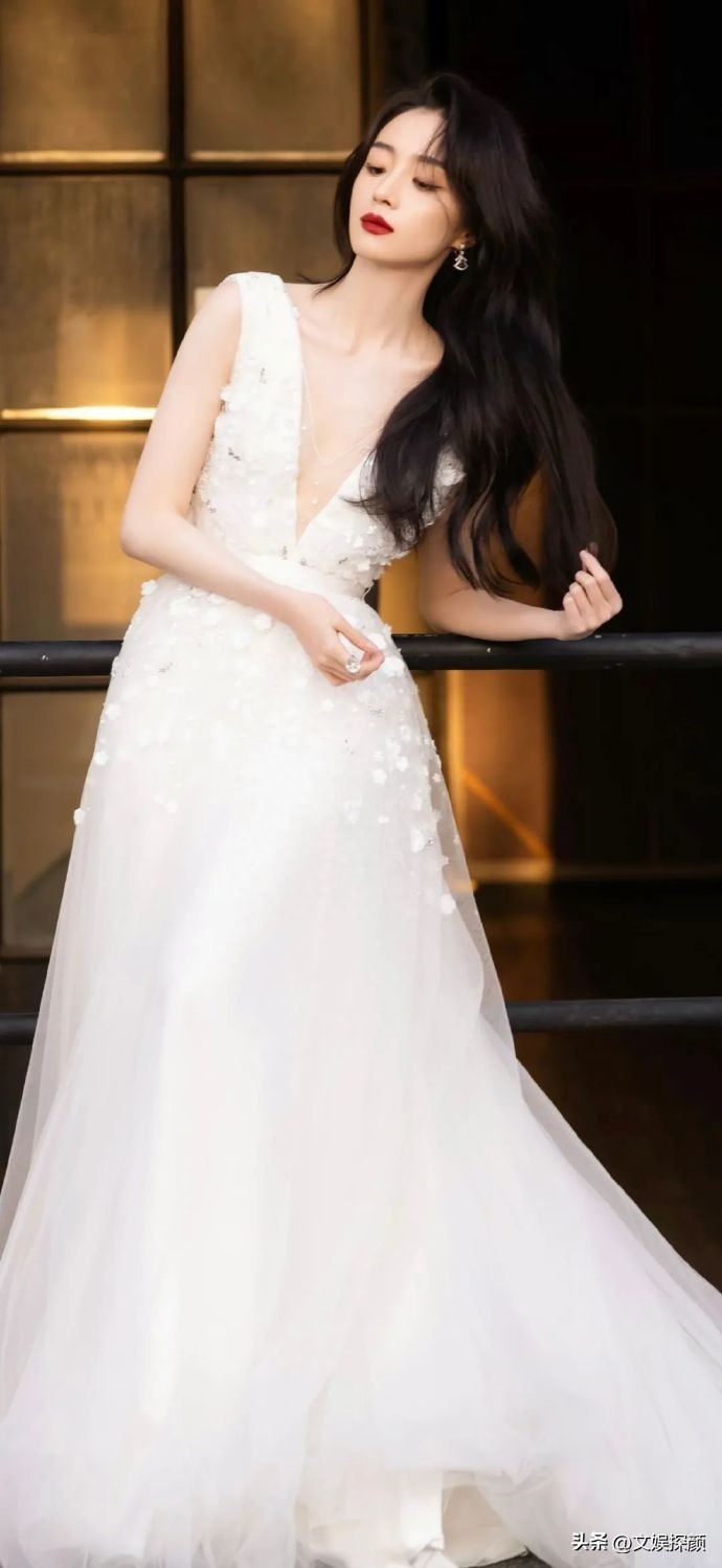 内娱女星绰约多姿，她冰清玉洁——胡冰卿个人资料