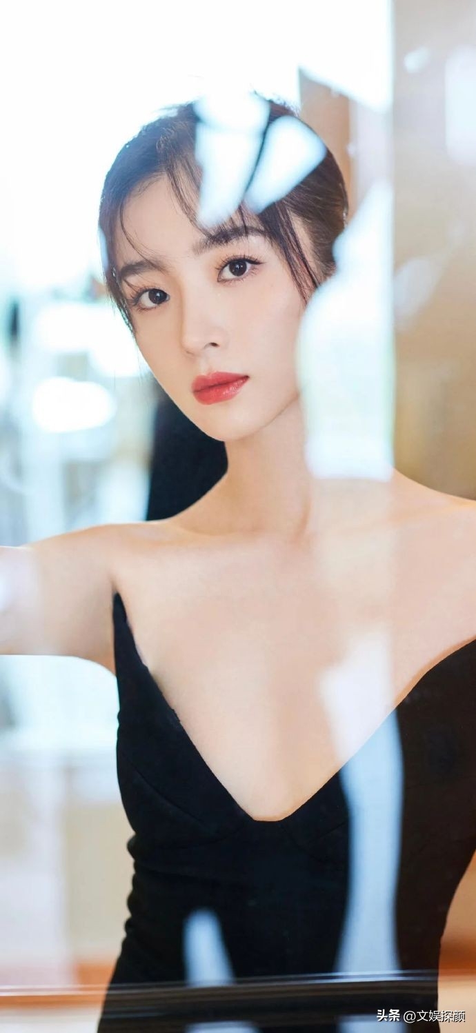 内娱女星绰约多姿，她冰清玉洁——胡冰卿个人资料