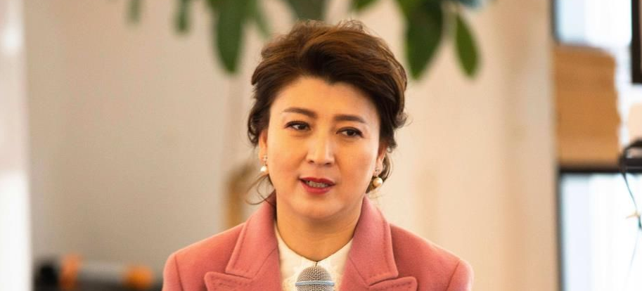 闫学晶的老公是谁(“二人转女王”闫学晶：两段婚姻三个孩子，两任丈夫都是二婚)