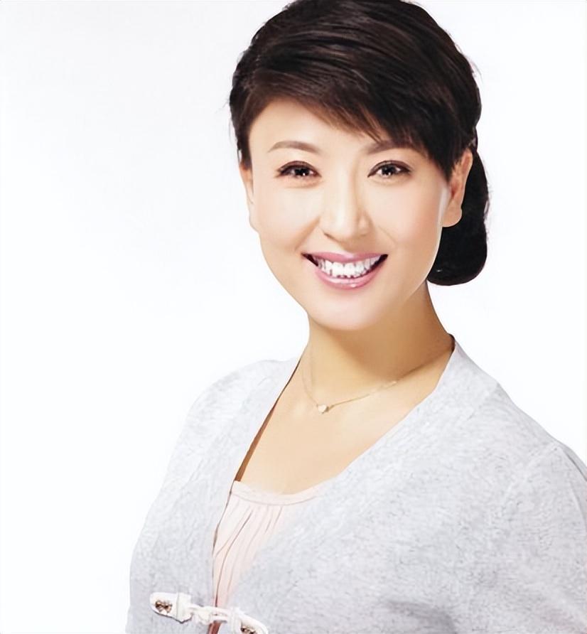 闫学晶的老公是谁(“二人转女王”闫学晶：两段婚姻三个孩子，两任丈夫都是二婚)