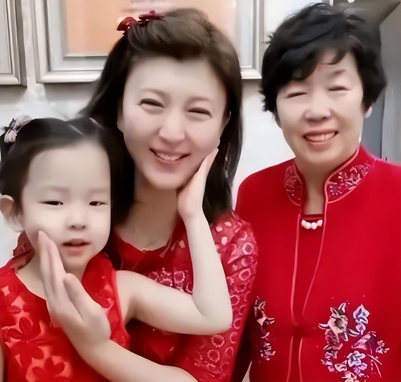 闫学晶的老公是谁(“二人转女王”闫学晶：两段婚姻三个孩子，两任丈夫都是二婚)