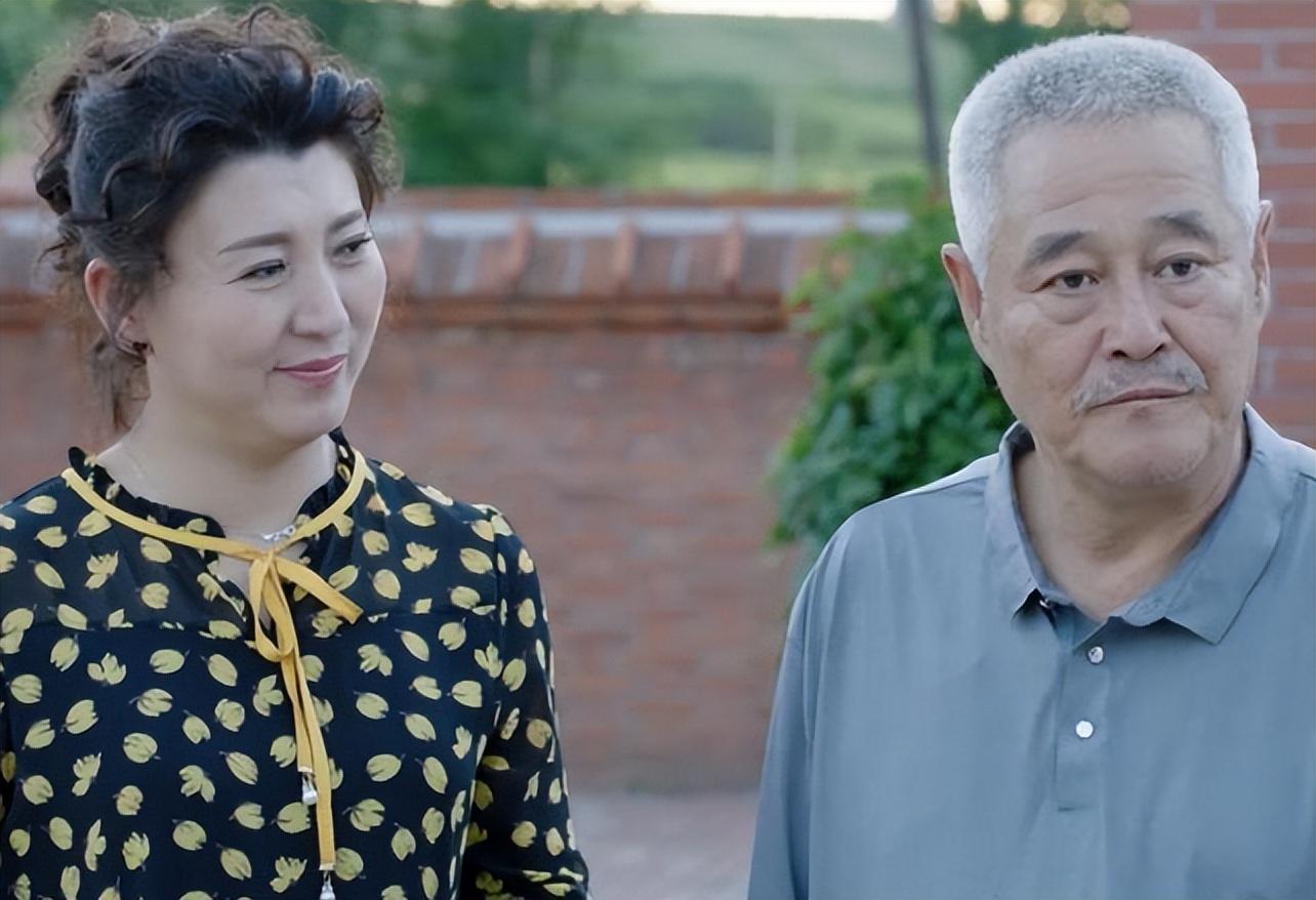 闫学晶的老公是谁(“二人转女王”闫学晶：两段婚姻三个孩子，两任丈夫都是二婚)
