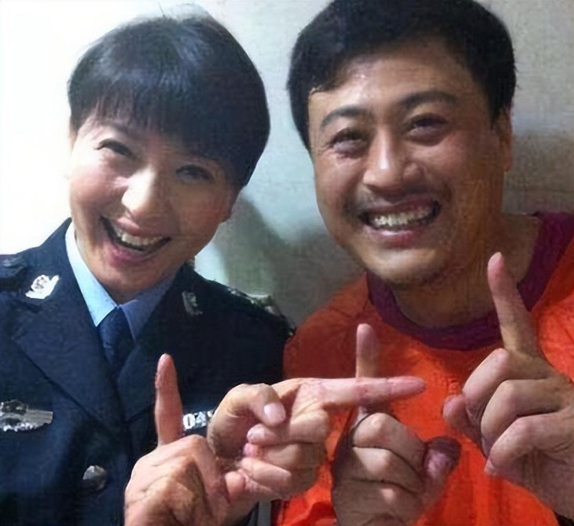 闫学晶的老公是谁(“二人转女王”闫学晶：两段婚姻三个孩子，两任丈夫都是二婚)