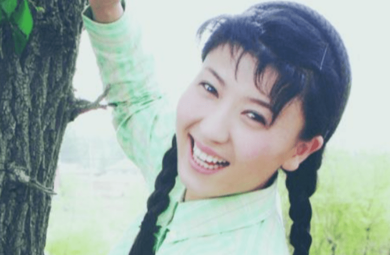 闫学晶的老公是谁(“二人转女王”闫学晶：两段婚姻三个孩子，两任丈夫都是二婚)