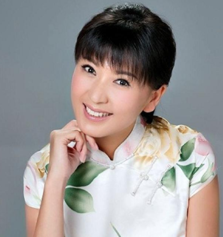 闫学晶的老公是谁(“二人转女王”闫学晶：两段婚姻三个孩子，两任丈夫都是二婚)