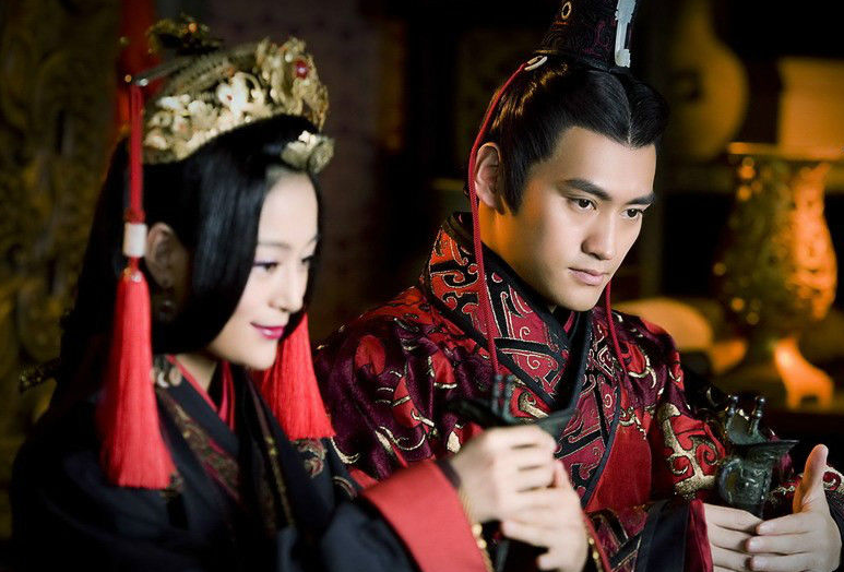 赢政是谁的儿子（现代人为什么叫秦始皇为嬴政，而把他的儿子叫扶苏和胡亥？）