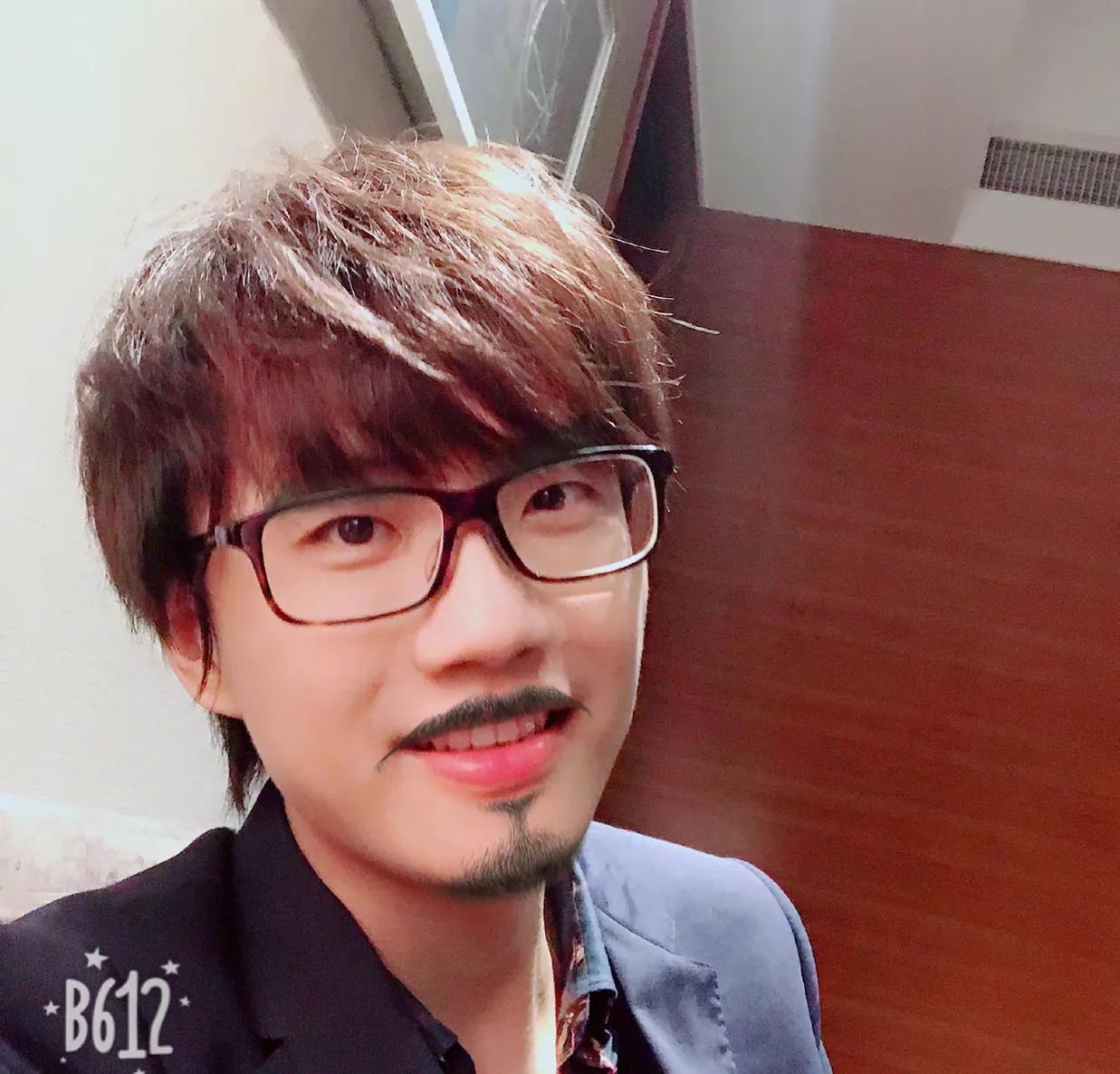 019年高考状元是谁(小伙追星把歌词写到作文里，没想到成了19年高考状元）"
