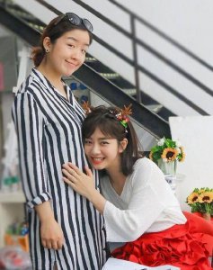 ​“身世悲惨”谭松韵：母亲因车祸去世，她却从未因此卖惨