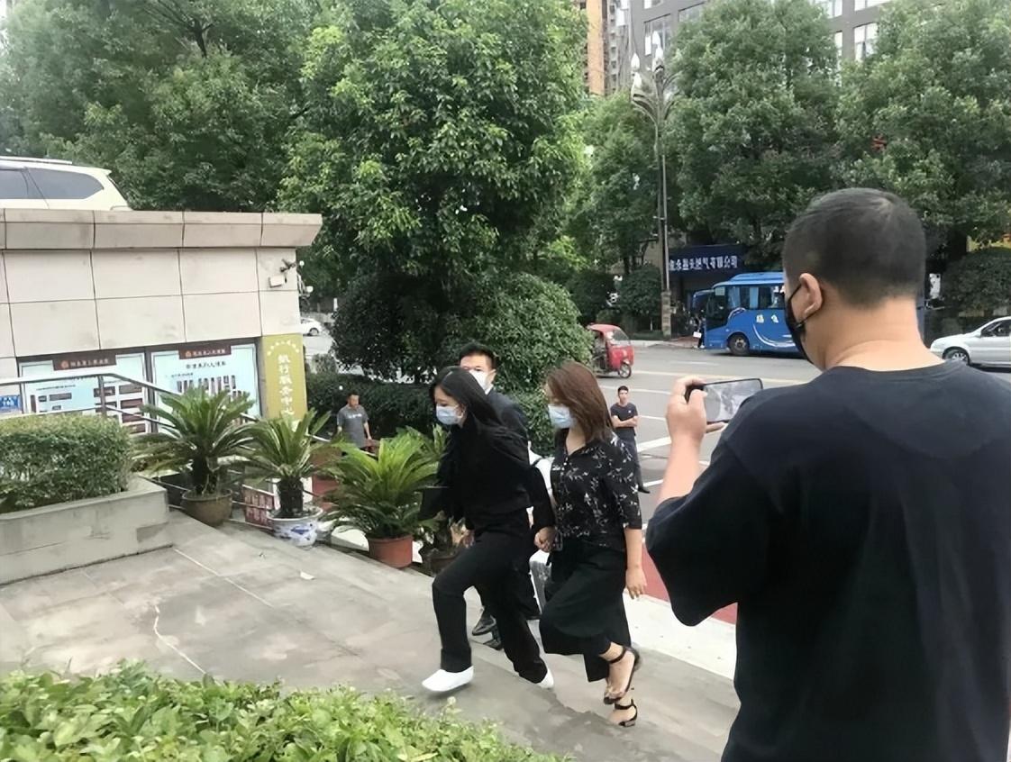 “身世悲惨”谭松韵：母亲因车祸去世，她却从未因此卖惨