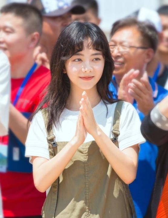 “身世悲惨”谭松韵：母亲因车祸去世，她却从未因此卖惨