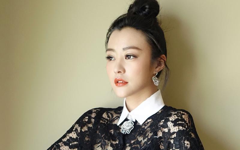 演员郝蕾：二婚嫁圈外老公刘烨，生下双胞胎，离异后生活状况如何