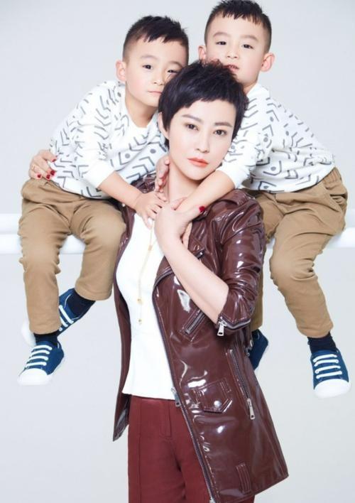 演员郝蕾：二婚嫁圈外老公刘烨，生下双胞胎，离异后生活状况如何