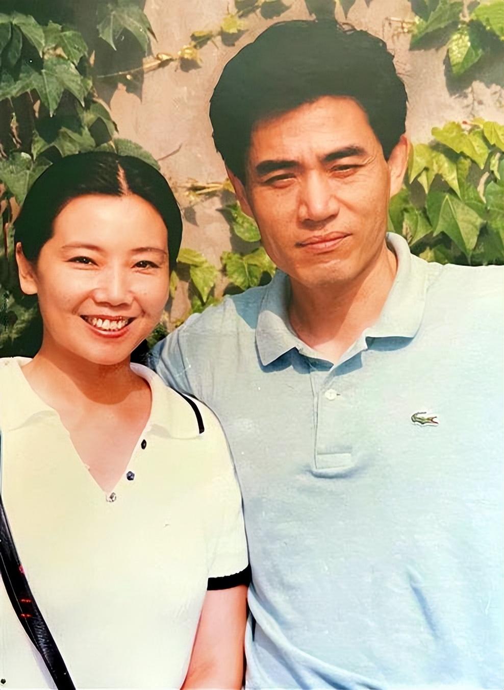 与初恋恩爱41年的老戏骨陈宝国，如今最大心病就是不火的演员儿子