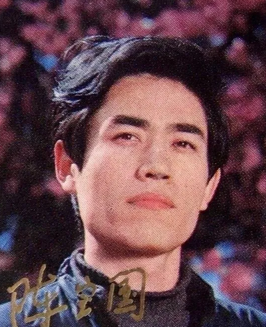 与初恋恩爱41年的老戏骨陈宝国，如今最大心病就是不火的演员儿子