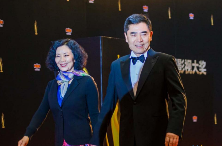 与初恋恩爱41年的老戏骨陈宝国，如今最大心病就是不火的演员儿子